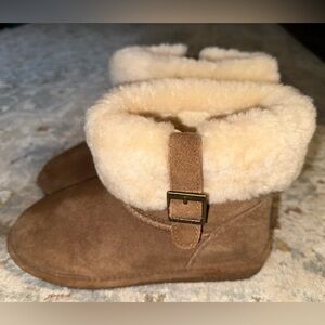 Bearpaw Suede Boots w/ Sherpa Lining